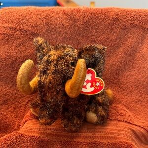 Ty Beanie Babies - Giganto the Wooly Mammoth - Retired 2000 plush toy w/tags